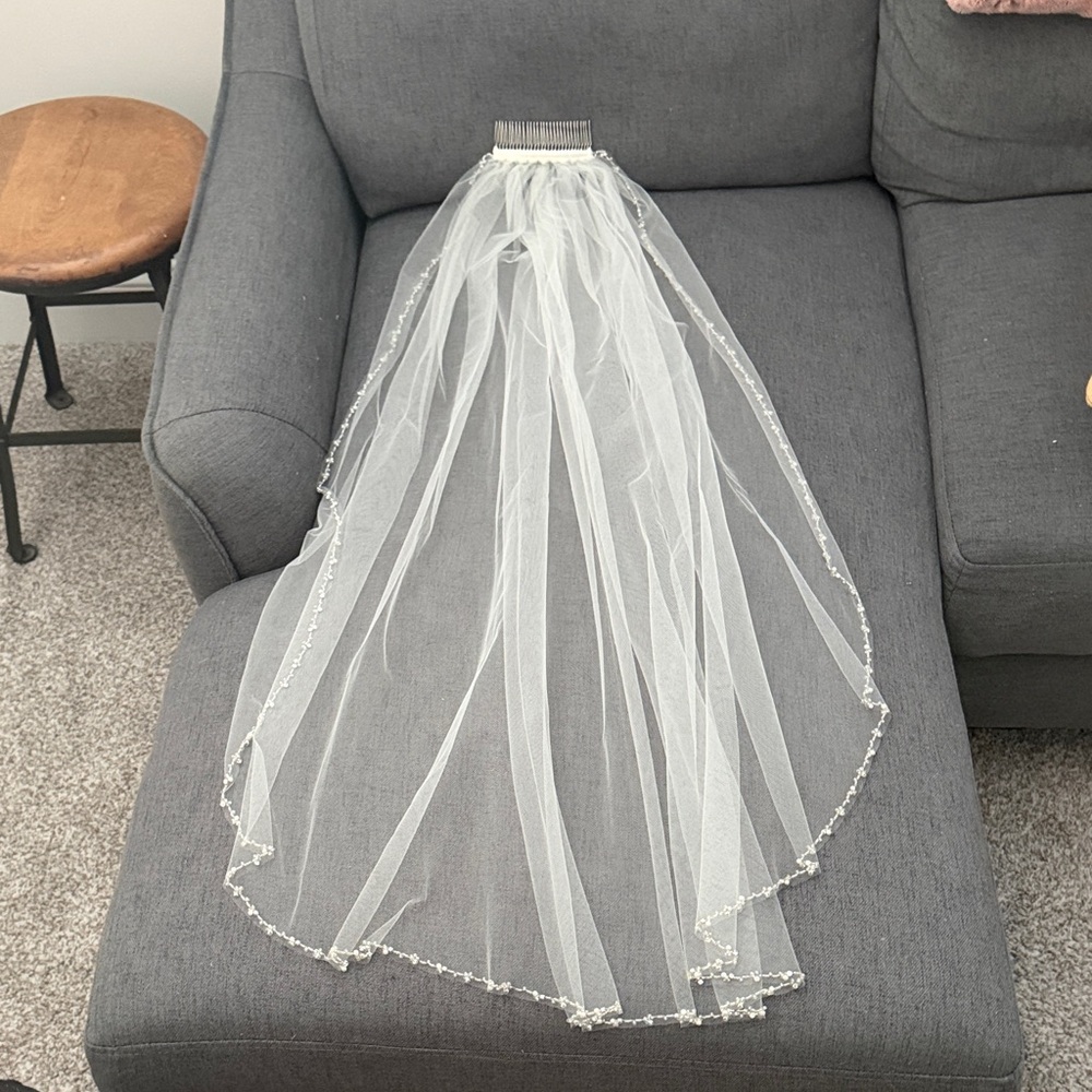 Bridal Veil with Beaded Edge - White